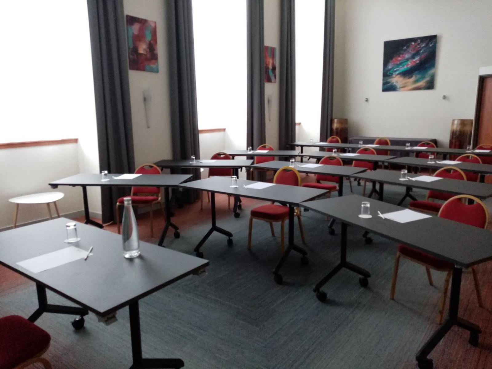 Western Colbert 4* Châteauroux